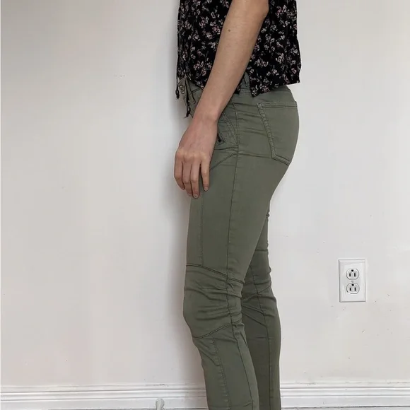 Low rise olive pants - Picture 6 of 16